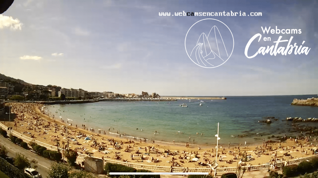 Webcam en directo en la Playa de Brazomar en Castro-Urdiales, Cantabria.